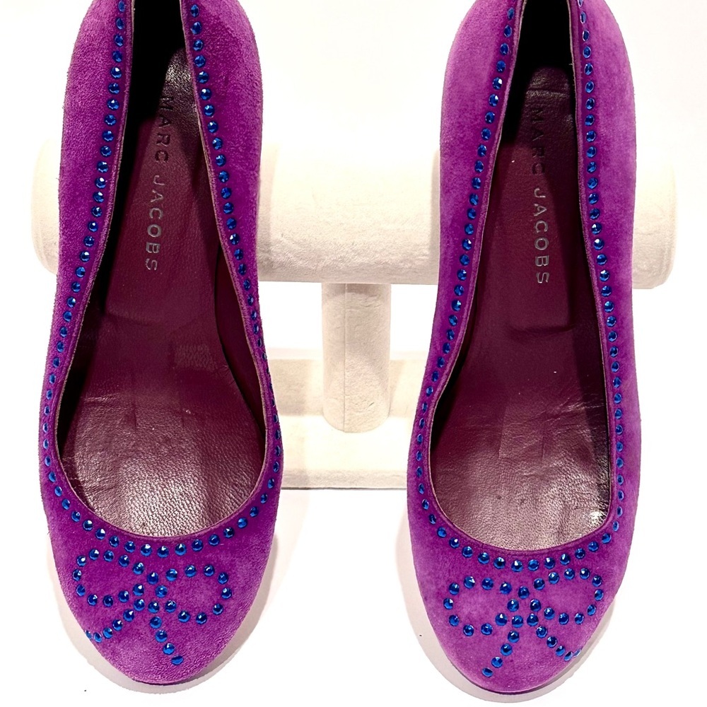 MARC JACOBS Purple Suede w Blue Stud Bow Accents 1.5” Heels | EUC | Size  37.5 - Picture 5 of 7